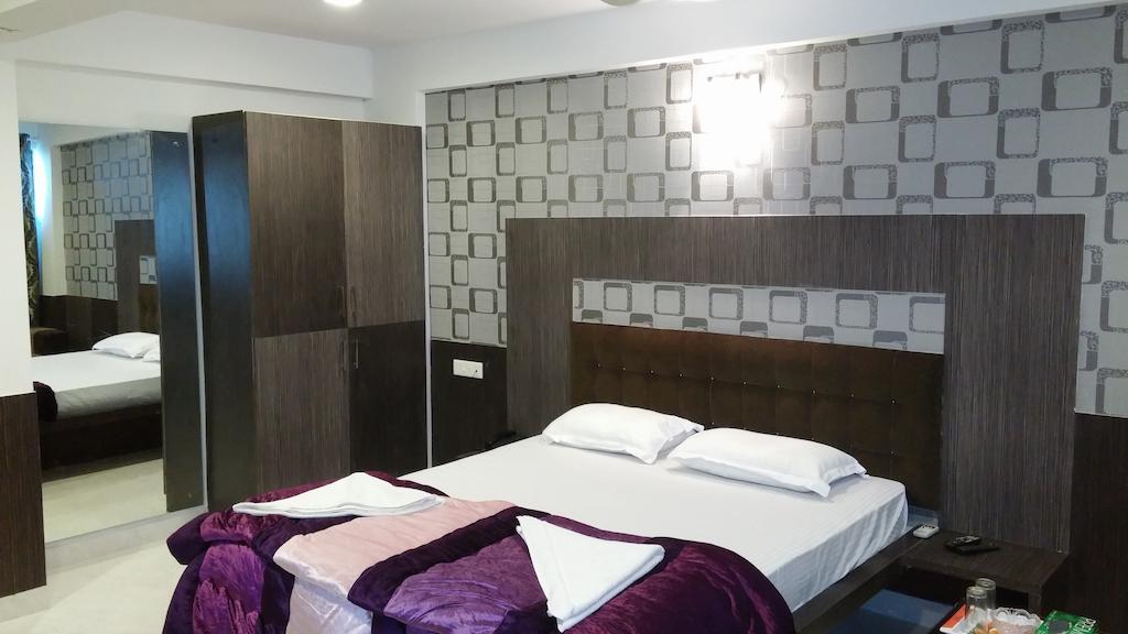 Capital Suites Bangalore Exterior photo