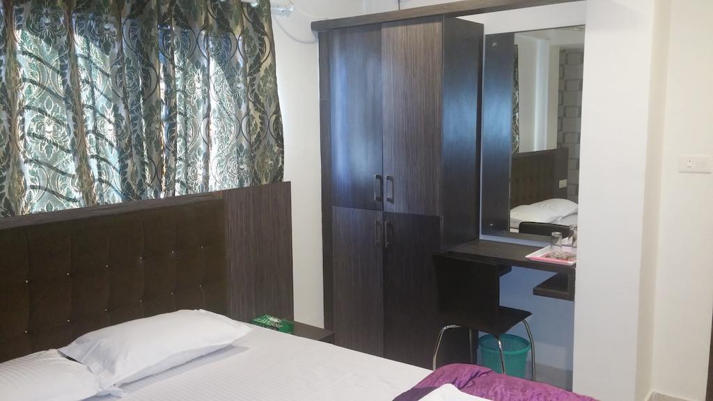 Capital Suites Bangalore Exterior photo